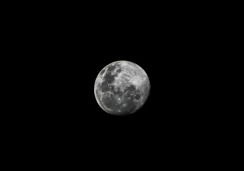 Tablou Canvas, "Luna strălucitoare pe cerul întunecat", Lună, Noapte, Mister, Lumină, Strălucire, Cer, Umbre, Frumusețe, Cicluri, Infinire., 100 x 70 cm – poza 2