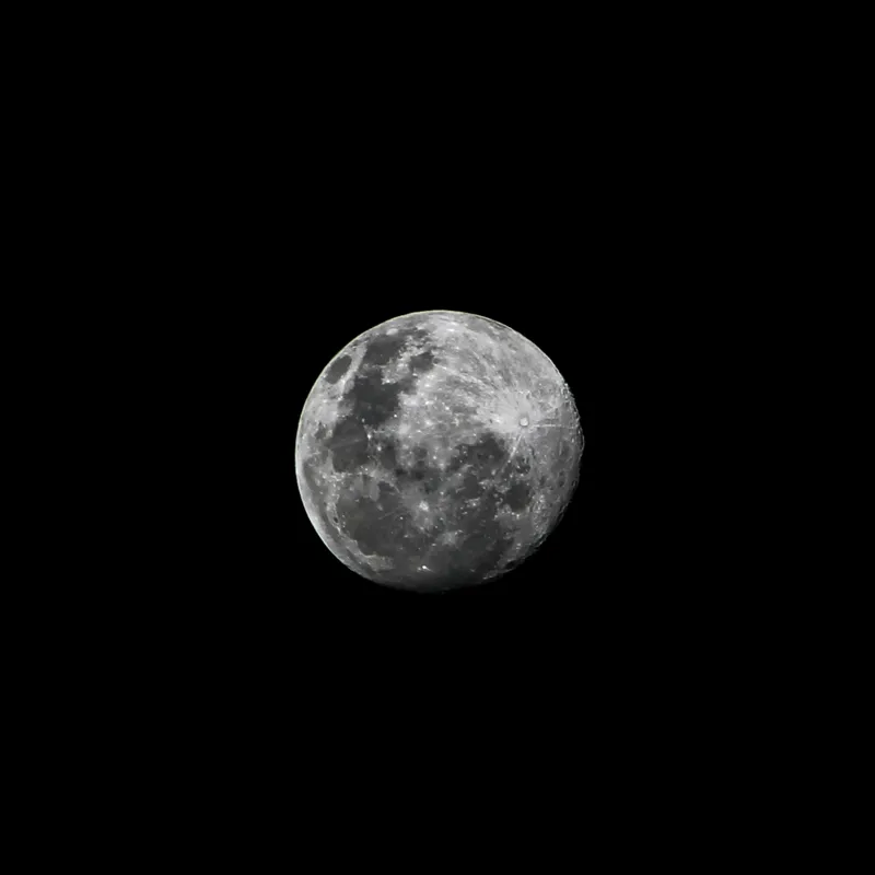 Tablou Canvas, "Luna strălucitoare pe cerul întunecat", Lună, Noapte, Mister, Lumină, Strălucire, Cer, Umbre, Frumusețe, Cicluri, Infinire., 50 x 50 cm – poza 2