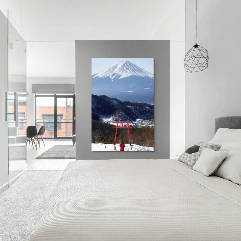 Tablou Canvas, "Admirând peisajul muntelui înzăpezit", Munte, Zăpadă, Torii, Persoană, Peisaj, Natură, Vedere, Iarnă, Liniște, Japonia, 100 x 150 cm – poza 5