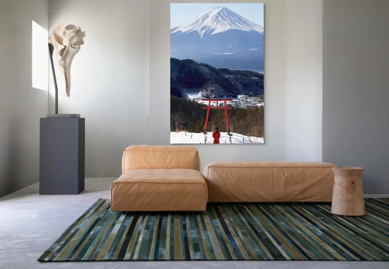 Tablou Canvas, "Admirând peisajul muntelui înzăpezit", Munte, Zăpadă, Torii, Persoană, Peisaj, Natură, Vedere, Iarnă, Liniște, Japonia, 100 x 150 cm – poza 7