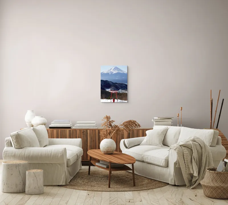 Tablou Canvas, "Admirând peisajul muntelui înzăpezit", Munte, Zăpadă, Torii, Persoană, Peisaj, Natură, Vedere, Iarnă, Liniște, Japonia, 39 x 54 cm – poza 5