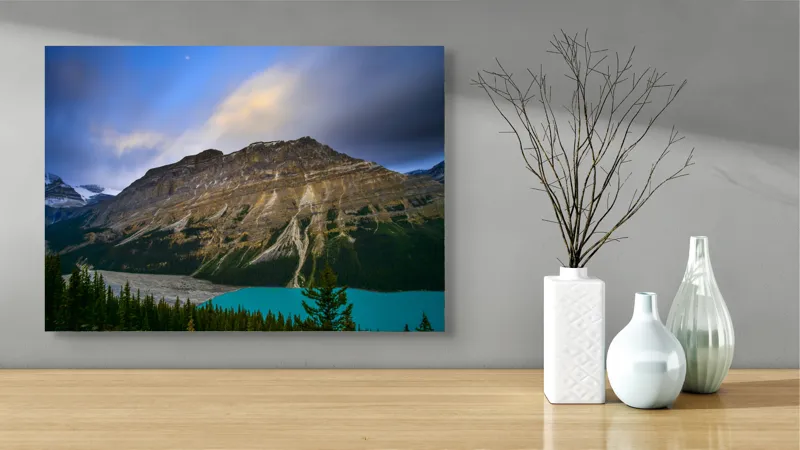 Tablou Canvas, "Priveliște spectaculoasă la apus montan", Munți, Cer, Nori, Lac, Păduri, Apus, Peisaj, Frumusețe, 70 x 50 cm – poza 3