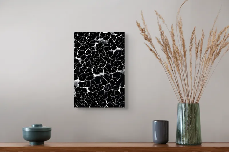 Tablou Canvas, "Căutând apa în deșertul întunecat", Crăpături, Textură, Abstracție, Contraste, Monocrom, Impresionant, Fragilitate, Descompunere, Estetic, Natură, Geometric., 26 x 39 cm – poza 5