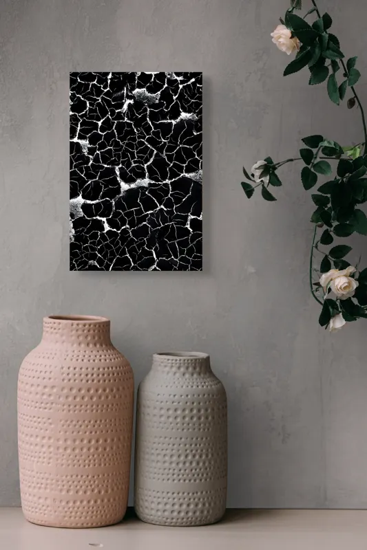 Tablou Canvas, "Căutând apa în deșertul întunecat", Crăpături, Textură, Abstracție, Contraste, Monocrom, Impresionant, Fragilitate, Descompunere, Estetic, Natură, Geometric., 26 x 39 cm – poza 6