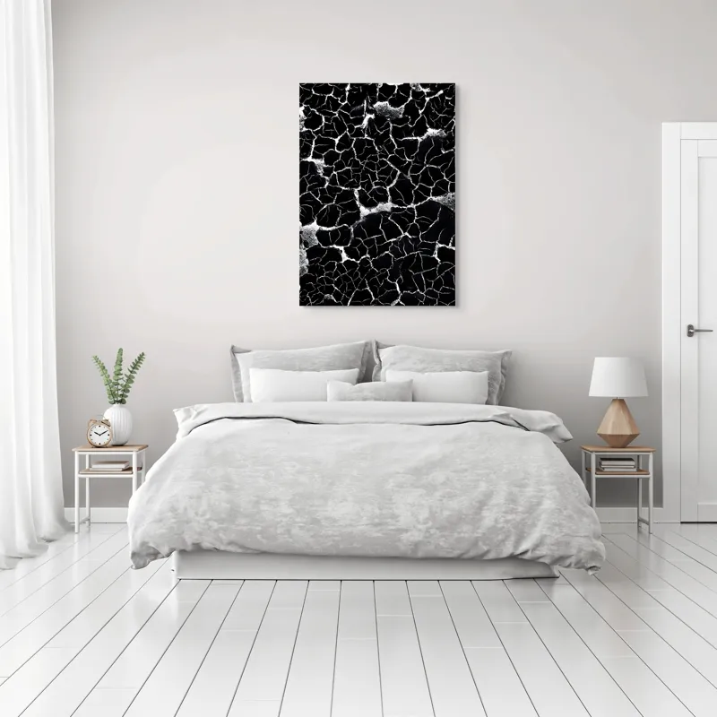 Tablou Canvas, "Căutând apa în deșertul întunecat", Crăpături, Textură, Abstracție, Contraste, Monocrom, Impresionant, Fragilitate, Descompunere, Estetic, Natură, Geometric., 70 x 100 cm – poza 3