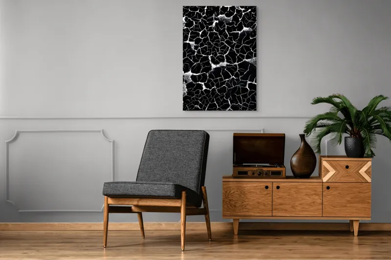 Tablou Canvas, "Căutând apa în deșertul întunecat", Crăpături, Textură, Abstracție, Contraste, Monocrom, Impresionant, Fragilitate, Descompunere, Estetic, Natură, Geometric., 70 x 100 cm – poza 6
