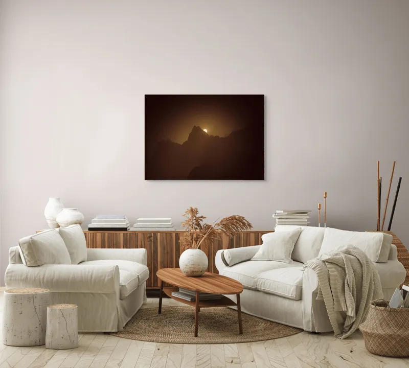 Tablou Canvas, "Răsărit de lună peste munți misterioși", Mister, Umbre, Lumină, Siluete, Munți, Apus, Vârfuri, Strălucire, Tăcere, 100 x 70 cm – poza 3