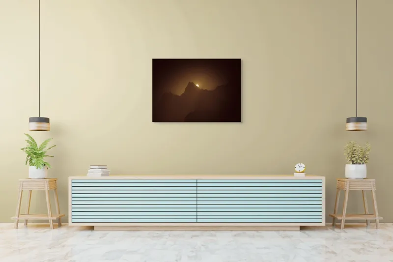 Tablou Canvas, "Răsărit de lună peste munți misterioși", Mister, Umbre, Lumină, Siluete, Munți, Apus, Vârfuri, Strălucire, Tăcere, 100 x 70 cm – poza 4