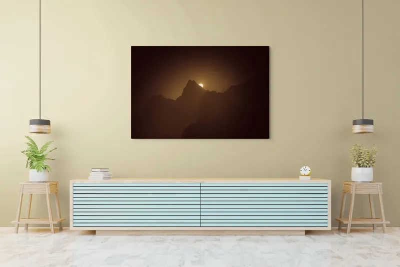 Tablou Canvas, "Răsărit de lună peste munți misterioși", Mister, Umbre, Lumină, Siluete, Munți, Apus, Vârfuri, Strălucire, Tăcere, 150 x 100 cm – poza 6