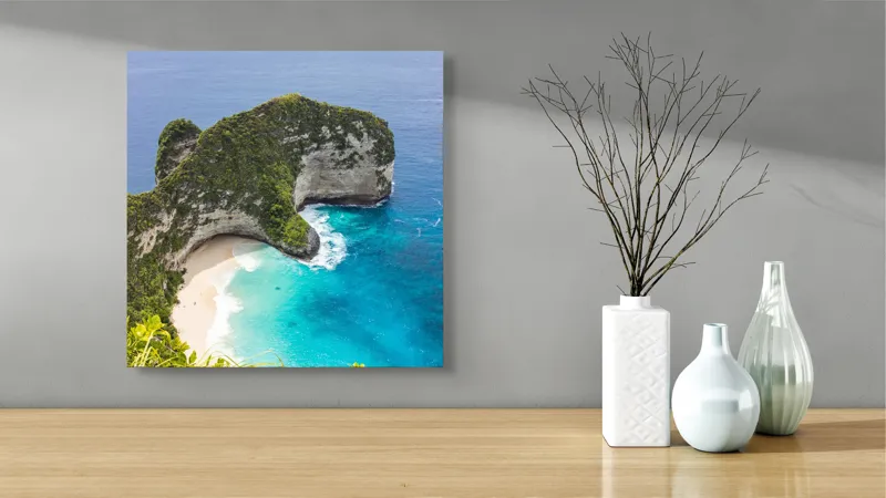 Tablou Canvas, "Plaja ascunsă din paradisul tropical", Ocean, Plajă, Stânci, Vegetație, Cer, Azur, Valuri, Timp Liber, Relaxare, Peisaj., 50 x 50 cm – poza 3