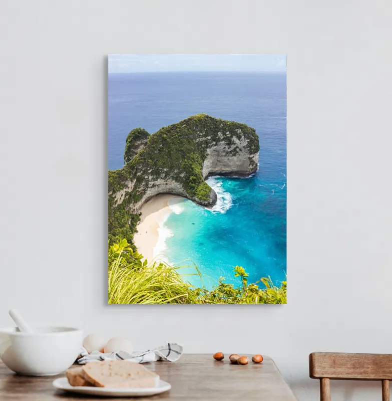 Tablou Canvas, "Plaja ascunsă din paradisul tropical", Ocean, Plajă, Stânci, Vegetație, Cer, Azur, Valuri, Timp Liber, Relaxare, Peisaj., 50 x 70 cm – poza 3