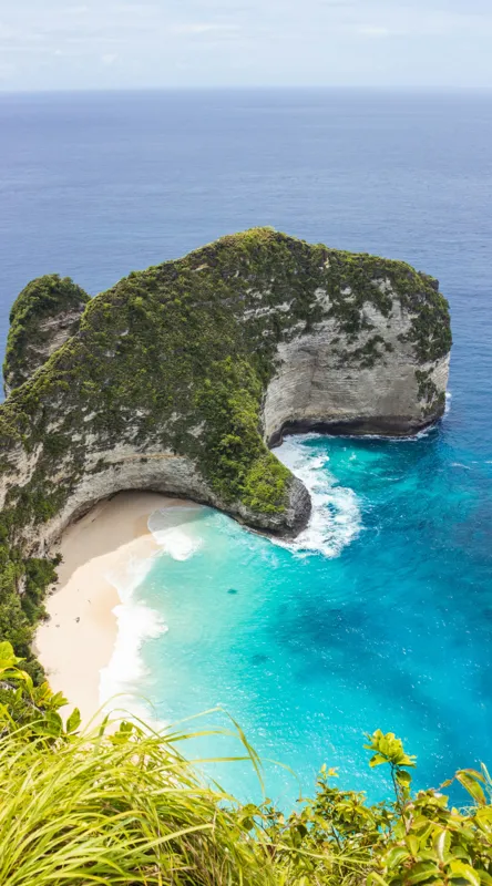 Tablou Canvas, "Plaja ascunsă din paradisul tropical", Ocean, Plajă, Stânci, Vegetație, Cer, Azur, Valuri, Timp Liber, Relaxare, Peisaj., 50 x 90 cm – poza 2