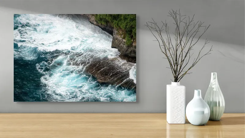 Tablou Canvas, "Vântul mării și stâncile rebele", Spumă, Valuri, Stânci, Ocean, Vegetație, Albastru, Natură, Coastă., 70 x 50 cm – poza 3
