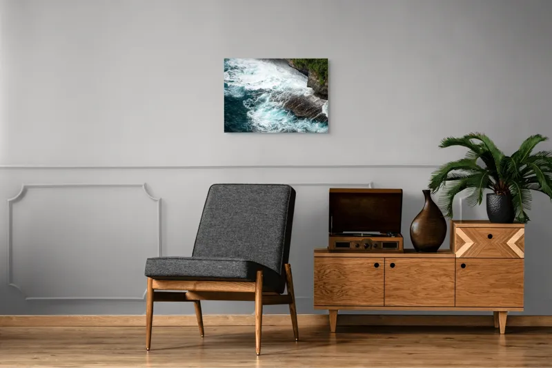 Tablou Canvas, "Vântul mării și stâncile rebele", Spumă, Valuri, Stânci, Ocean, Vegetație, Albastru, Natură, Coastă., 70 x 50 cm – poza 4