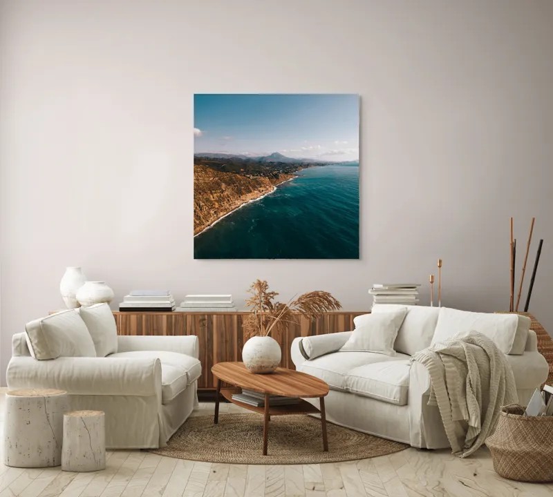 Tablou Canvas, "Marea îmbrățișând țărmul stâncos", Pământ, Mare, Cer, Nori, Coastă, Valuri, Peisaj, Liniște, Natură, Lumină, Orizont, Coline, Albastru, Contrast, Frumusețe, 100 x 100 cm – poza 3