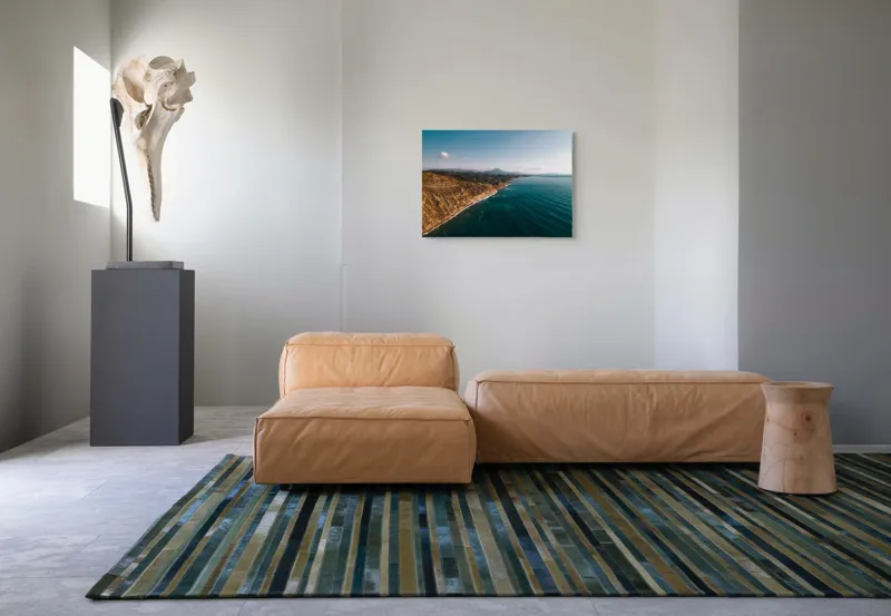 Tablou Canvas, "Marea îmbrățișând țărmul stâncos", Pământ, Mare, Cer, Nori, Coastă, Valuri, Peisaj, Liniște, Natură, Lumină, Orizont, Coline, Albastru, Contrast, Frumusețe, 70 x 50 cm – poza 8