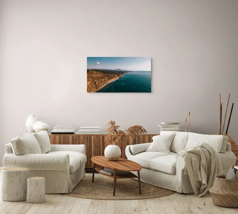 Tablou Canvas, "Marea îmbrățișând țărmul stâncos", Pământ, Mare, Cer, Nori, Coastă, Valuri, Peisaj, Liniște, Natură, Lumină, Orizont, Coline, Albastru, Contrast, Frumusețe, 90 x 50 cm – poza 4