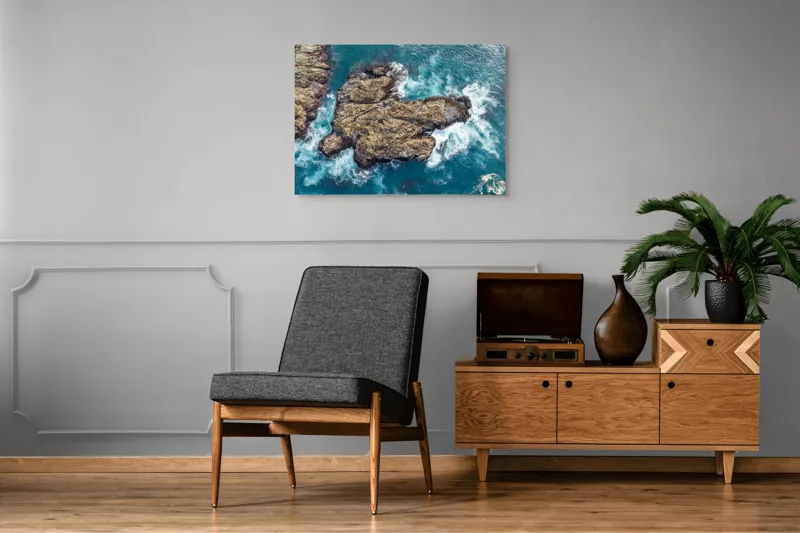 Tablou Canvas, "Valuri spumegânde izbind stâncile marine", Ocean, Stânci, Valuri, Apă, Natură, Albastru, Textură, 100 x 70 cm – poza 8