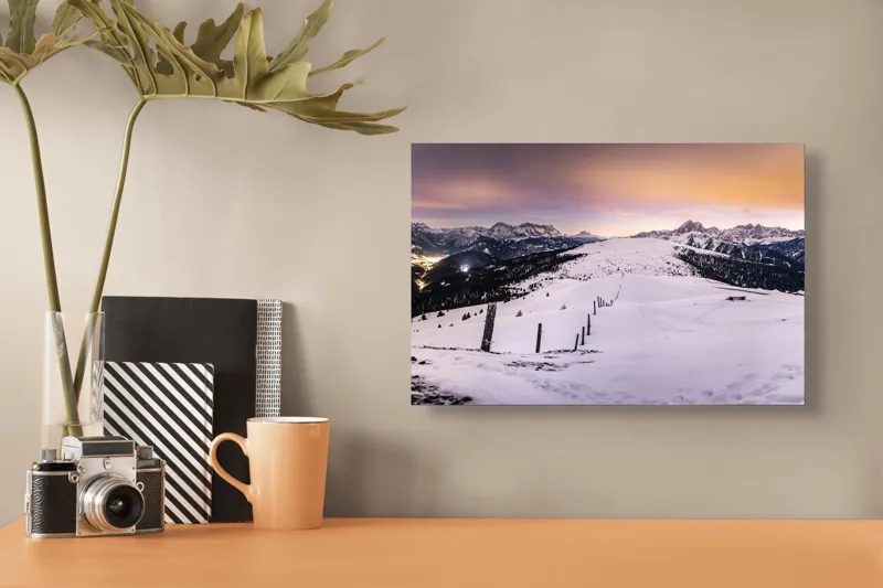 Tablou Canvas, "Tăcerea iernii în lumina amurgului", Munți, Zăpadă, Cer, Lumini, Apus, Vârfuri, Peisaj, Iarnă, Culoare, Panorama, 39 x 26 cm – poza 3