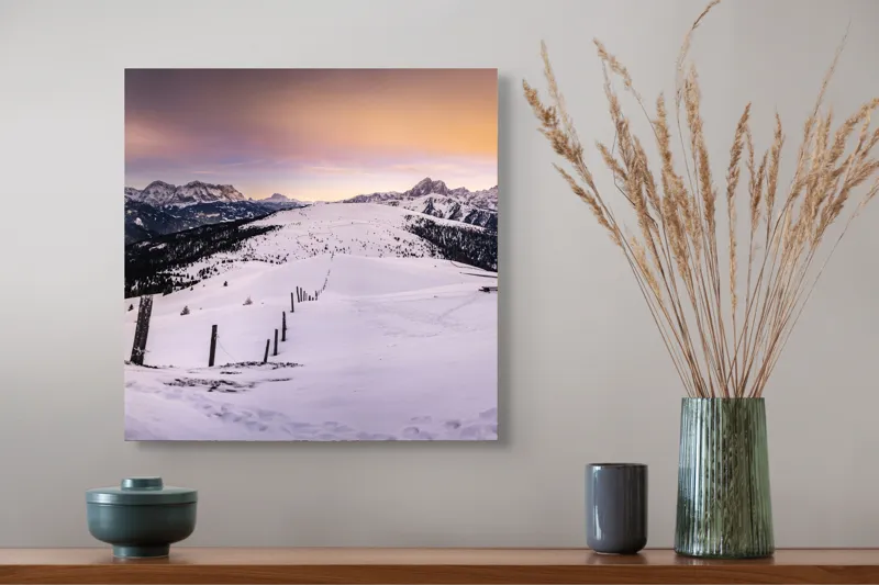 Tablou Canvas, "Tăcerea iernii în lumina amurgului", Munți, Zăpadă, Cer, Lumini, Apus, Vârfuri, Peisaj, Iarnă, Culoare, Panorama, 50 x 50 cm – poza 4