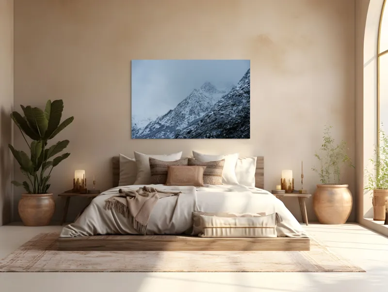 Tablou Canvas, "Munți învăluiți de ceață albăstruie", Nor, Munte, Frig, Pădure, Zăpadă, Ceață, Piscuri, Iarnă., 150 x 100 cm – poza 4