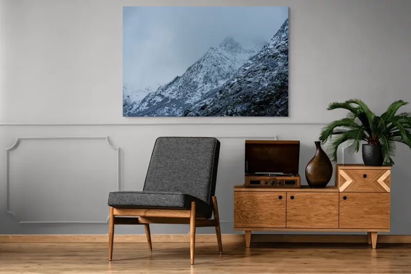 Tablou Canvas, "Munți învăluiți de ceață albăstruie", Nor, Munte, Frig, Pădure, Zăpadă, Ceață, Piscuri, Iarnă., 150 x 100 cm – poza 8