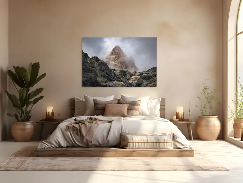 Tablou Canvas, "Muntele învăluit în ceață misterioasă", Nor, Munte, Stâncă, Cețos, Impunător, Rugos, Vârf, Misterios, Rece, Sălbatic., 150 x 100 cm – poza 4