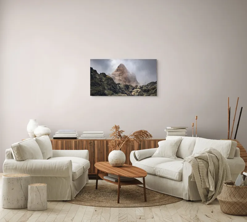 Tablou Canvas, "Muntele învăluit în ceață misterioasă", Nor, Munte, Stâncă, Cețos, Impunător, Rugos, Vârf, Misterios, Rece, Sălbatic., 90 x 50 cm – poza 4