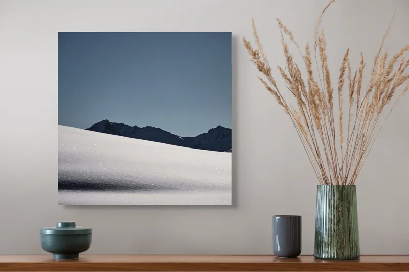 Tablou Canvas, "Liniște albă în munții îndepărtați", Zăpadă, Munte, Cer, Strălucire, Tranquilitate., 50 x 50 cm – poza 4