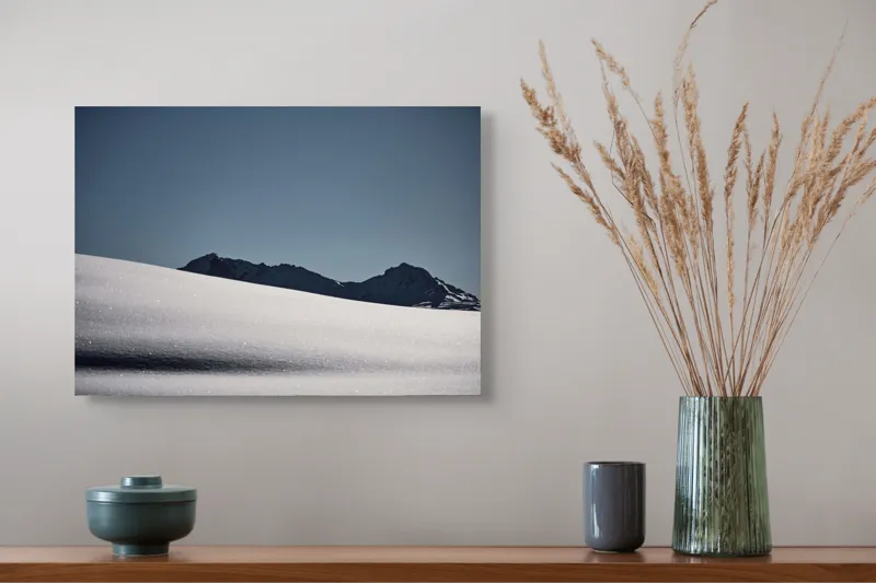 Tablou Canvas, "Liniște albă în munții îndepărtați", Zăpadă, Munte, Cer, Strălucire, Tranquilitate., 54 x 39 cm – poza 4