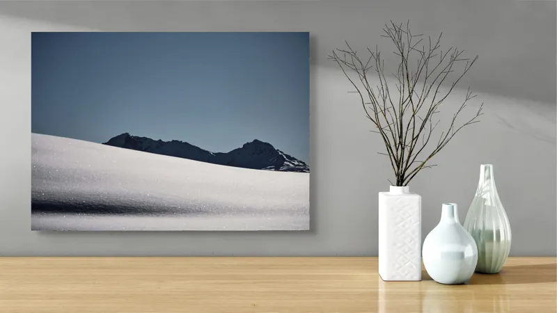 Tablou Canvas, "Liniște albă în munții îndepărtați", Zăpadă, Munte, Cer, Strălucire, Tranquilitate., 70 x 50 cm – poza 3