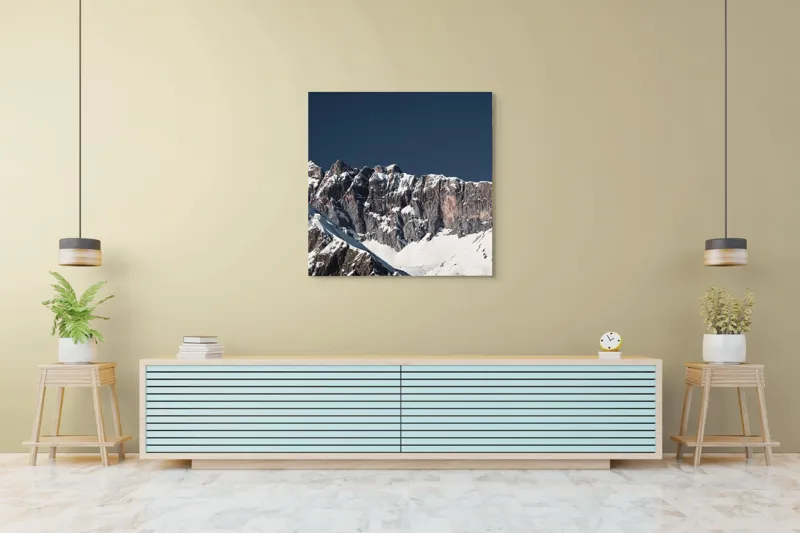Tablou Canvas, "Munții în tăcere sub cerul albastru", Măreție, Albețe, Stânci, Răsărit, Imensitate, Contrast, Podoabă, Splendoare, 100 x 100 cm – poza 5