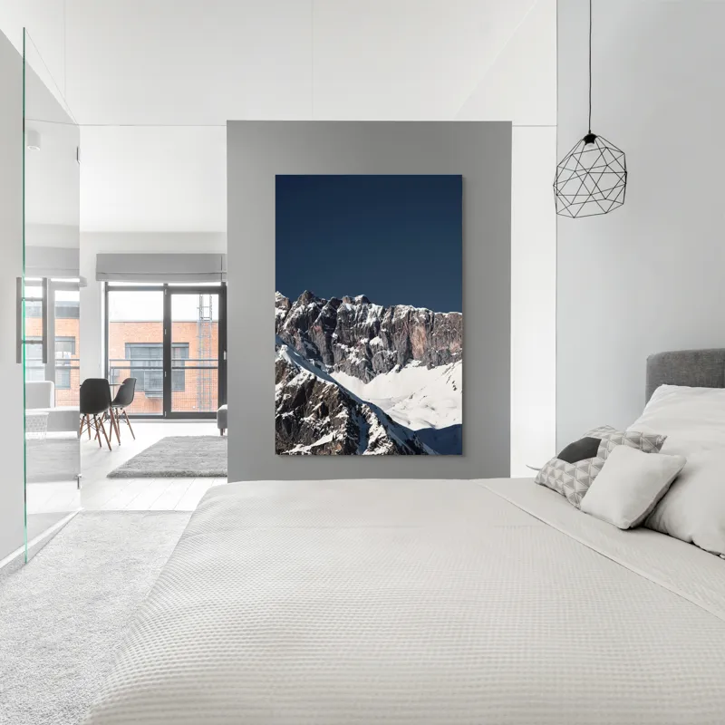 Tablou Canvas, "Munții în tăcere sub cerul albastru", Măreție, Albețe, Stânci, Răsărit, Imensitate, Contrast, Podoabă, Splendoare, 100 x 150 cm – poza 5