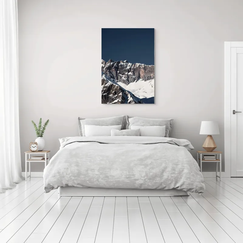 Tablou Canvas, "Munții în tăcere sub cerul albastru", Măreție, Albețe, Stânci, Răsărit, Imensitate, Contrast, Podoabă, Splendoare, 70 x 100 cm – poza 3