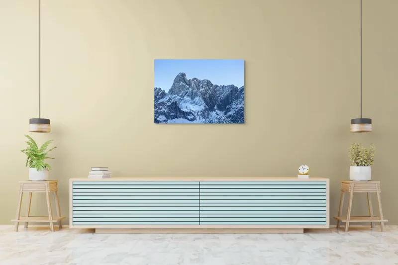 Tablou Canvas, "Piscurile înghețate ale dimineții alpine", Munți, Zăpadă, Stânci, Cer, Albastru, 100 x 70 cm – poza 4