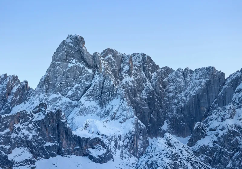 Tablou Canvas, "Piscurile înghețate ale dimineții alpine", Munți, Zăpadă, Stânci, Cer, Albastru, 100 x 70 cm – poza 2