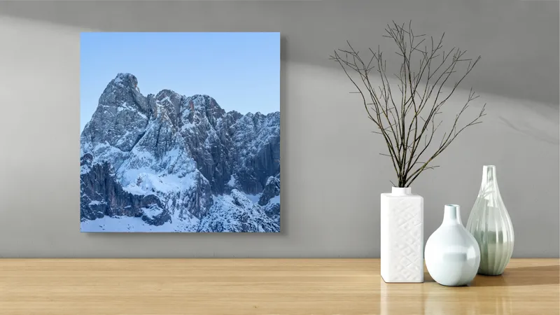 Tablou Canvas, "Piscurile înghețate ale dimineții alpine", Munți, Zăpadă, Stânci, Cer, Albastru, 50 x 50 cm – poza 3