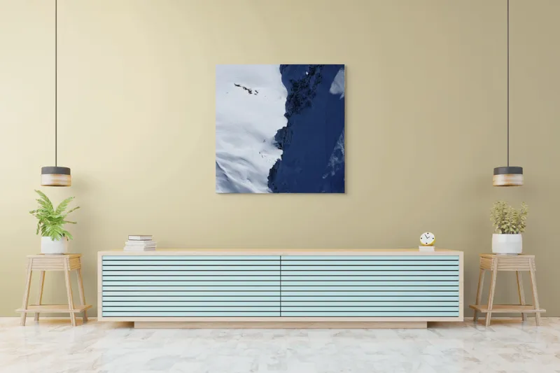 Tablou Canvas, "Umbre dramatice pe crestele înzăpezite", Zăpadă, Umbre, Rocă, Alpin, Frig, Abrupt, Culoare, Contrast., 100 x 100 cm – poza 5