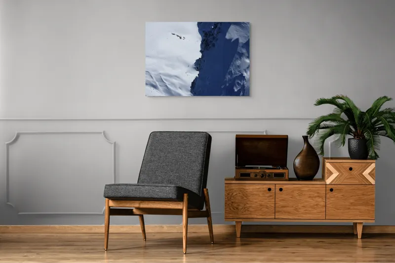 Tablou Canvas, "Umbre dramatice pe crestele înzăpezite", Zăpadă, Umbre, Rocă, Alpin, Frig, Abrupt, Culoare, Contrast., 100 x 70 cm – poza 8