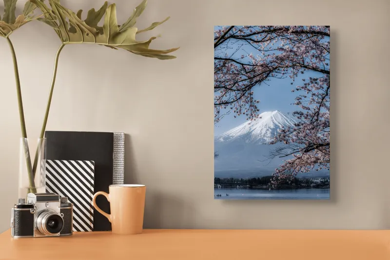 Tablou Canvas, "Muntele Fuji primăvara înflorită", Mont, Cireși, Cer, Apa, Barcă, Scoarță, Zăpadă, Primăvară, Peisaj, Natură, 26 x 39 cm – poza 3