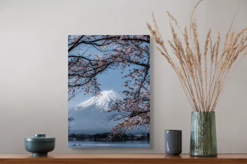 Tablou Canvas, "Muntele Fuji primăvara înflorită", Mont, Cireși, Cer, Apa, Barcă, Scoarță, Zăpadă, Primăvară, Peisaj, Natură, 39 x 54 cm – poza 3