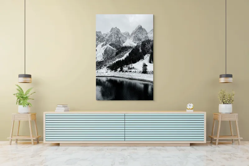 Tablou Canvas, "Peisaj de iarnă la munte", Munte, Zăpadă, Pădure, Lac, Cer, Refugiu, Calm, Natură, Linie, Contrast, 100 x 150 cm – poza 4