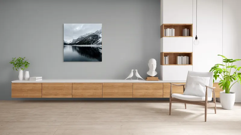 Tablou Canvas, "Reflexii tăcute în iarna montană", Munte, Lac, Reflecție, Cer, Zăpadă, Pădure, Calm, Peisaj, Natură, Frumusețe, 100 x 100 cm – poza 8