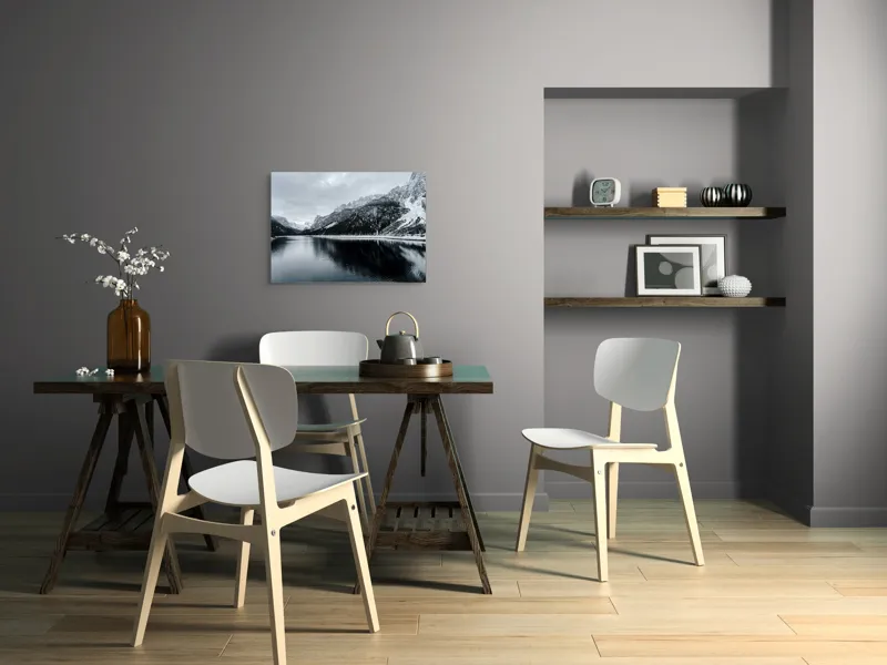 Tablou Canvas, "Reflexii tăcute în iarna montană", Munte, Lac, Reflecție, Cer, Zăpadă, Pădure, Calm, Peisaj, Natură, Frumusețe, 70 x 50 cm – poza 5