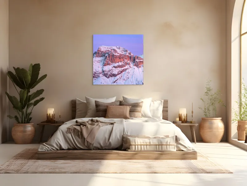 Tablou Canvas, "Răsfăț albastru pe crestele munților", Munte, Zăpadă, Apus, Cer, Roz, Stânci, Peisaj, Liniște, Frumusețe, Natură, 100 x 100 cm – poza 4