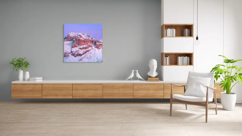 Tablou Canvas, "Răsfăț albastru pe crestele munților", Munte, Zăpadă, Apus, Cer, Roz, Stânci, Peisaj, Liniște, Frumusețe, Natură, 100 x 100 cm – poza 8