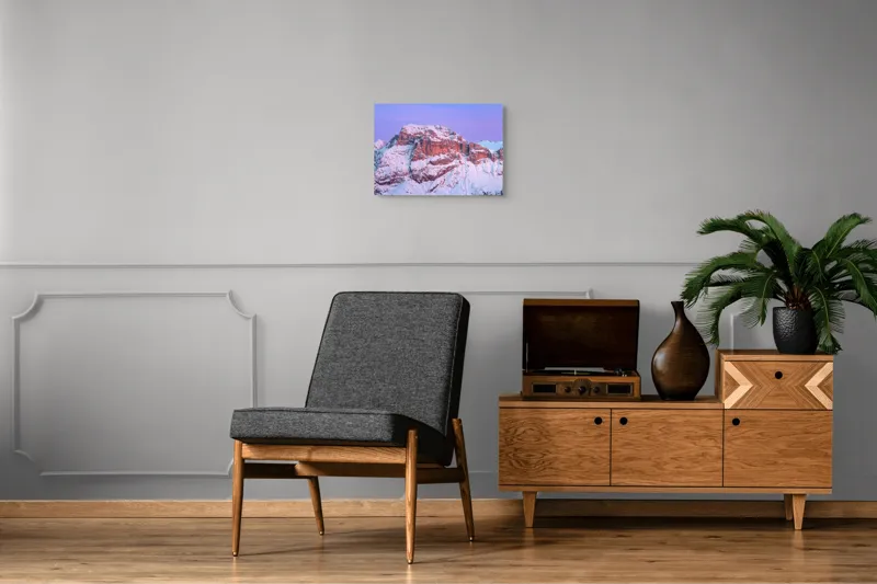 Tablou Canvas, "Răsfăț albastru pe crestele munților", Munte, Zăpadă, Apus, Cer, Roz, Stânci, Peisaj, Liniște, Frumusețe, Natură, 54 x 39 cm – poza 7