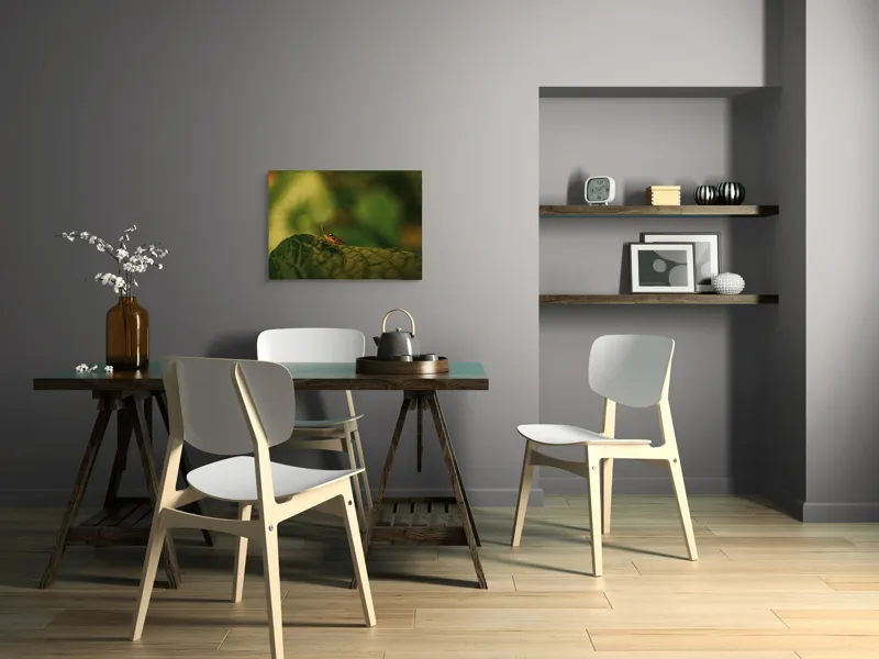 Tablou Canvas, "Insectă pe frunză verde și rugoasă", Insectă, Frunză, Verde, Textură, Natură, Lumină, Detaliu, Culoare, Contrast, Tranquilitate, 70 x 50 cm – poza 5