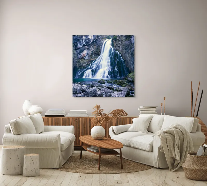 Tablou Canvas, "Cascadă încântătoare în inima muntelui", Cascadă, Roci, Apă, Vegetație, Natură, Munți, Licheni, Frumusețe, Răcoritor, Pădure., 100 x 100 cm – poza 3