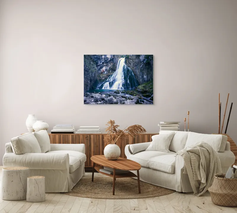 Tablou Canvas, "Cascadă încântătoare în inima muntelui", Cascadă, Roci, Apă, Vegetație, Natură, Munți, Licheni, Frumusețe, Răcoritor, Pădure., 100 x 70 cm – poza 3